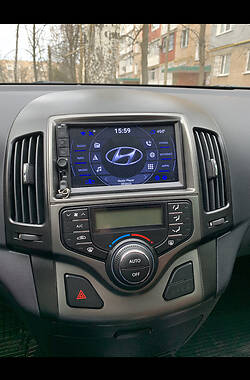 Универсал Hyundai i30 2011 в Мариуполе