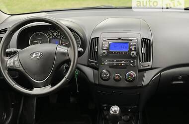 Универсал Hyundai i30 2012 в Радивилове