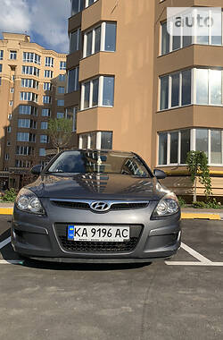 Хэтчбек Hyundai i30 2010 в Киеве