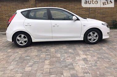 Хэтчбек Hyundai i30 2012 в Дубно