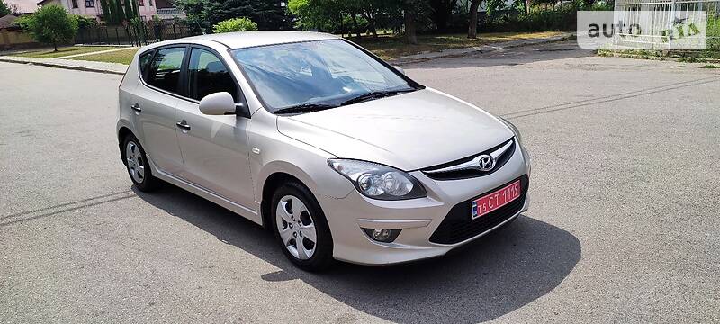 Hyundai i30 1.4 benzun 80 kWt