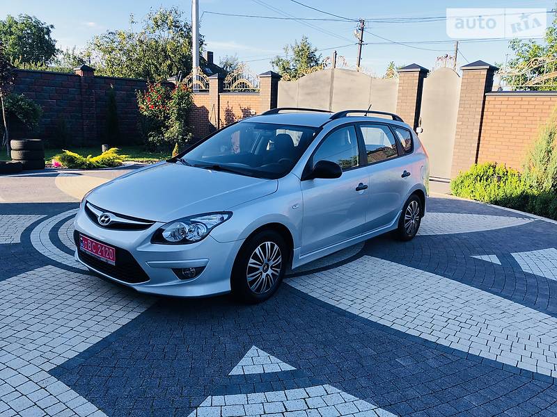 Універсал Hyundai i30 2010 в Луцьку