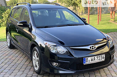 Универсал Hyundai i30 2012 в Ровно