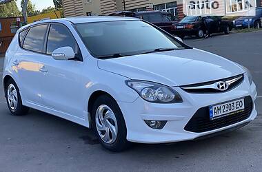 Хэтчбек Hyundai i30 2011 в Житомире