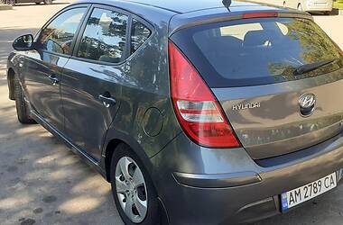 Хэтчбек Hyundai i30 2011 в Житомире