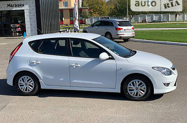 Хэтчбек Hyundai i30 2011 в Дубно