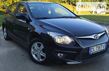 Хэтчбек Hyundai i30 2011 в Житомире