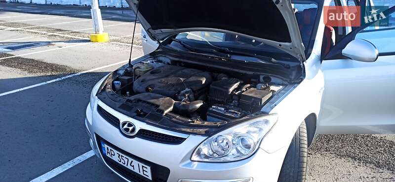 Универсал Hyundai i30 2008 в Запорожье