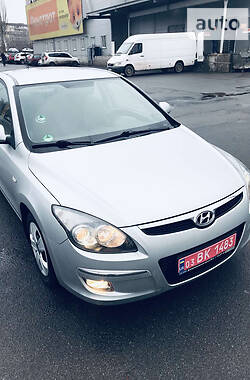 Хэтчбек Hyundai i30 2010 в Кривом Роге