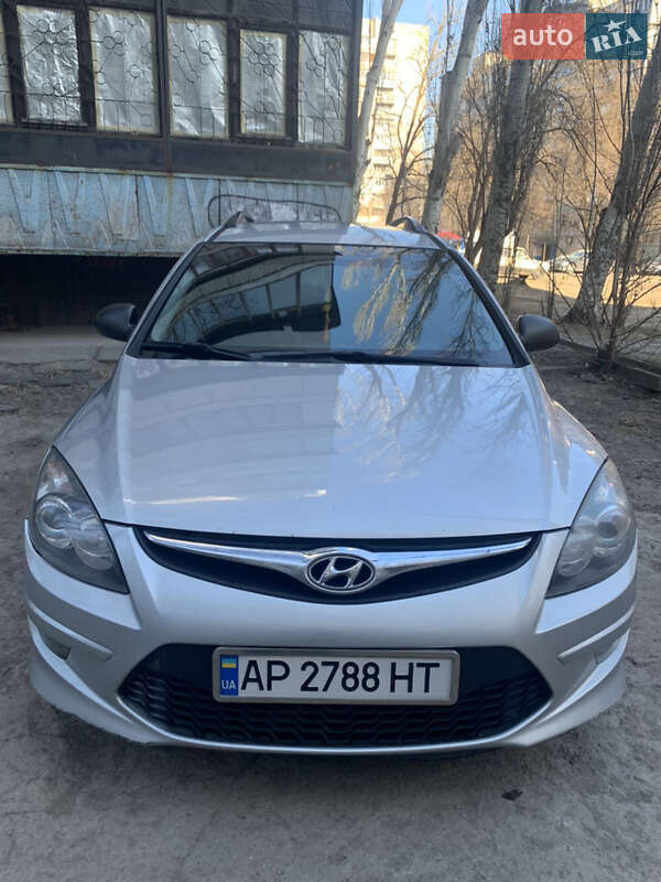 Універсал Hyundai i30 2010 в Запоріжжі