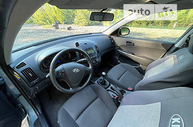 Хетчбек Hyundai i30 2008 в Хусті