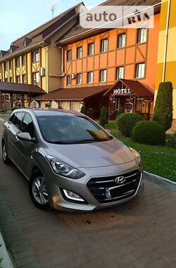 Универсал Hyundai i30 2017 в Рогатине