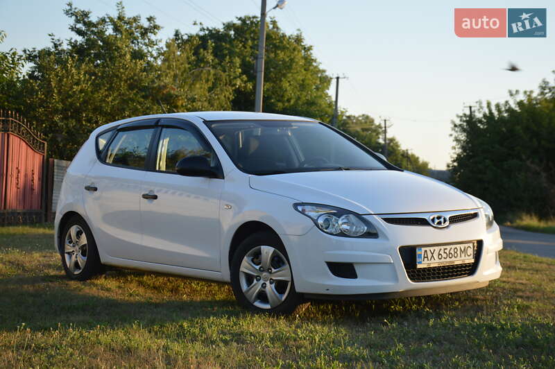 Хэтчбек Hyundai i30 2010 в Харькове