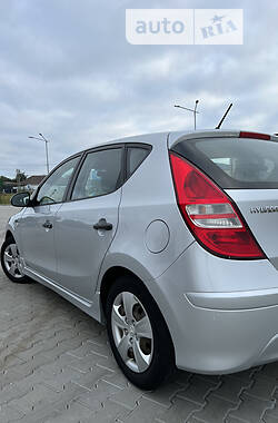 Хэтчбек Hyundai i30 2011 в Киеве