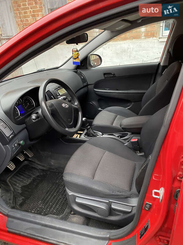 Универсал Hyundai i30 2008 в Полтаве