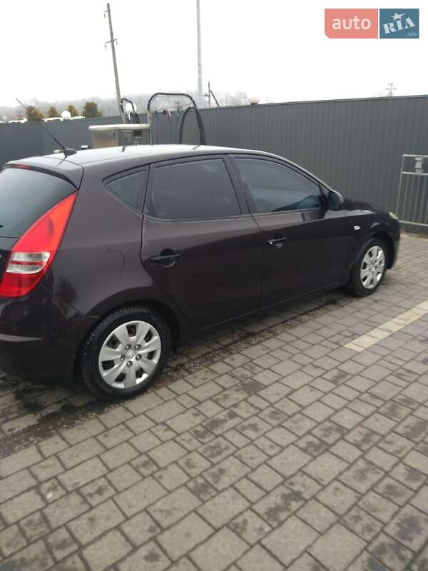 Хэтчбек Hyundai i30 2008 в Долине