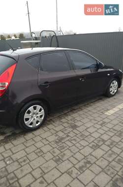 Хетчбек Hyundai i30 2008 в 