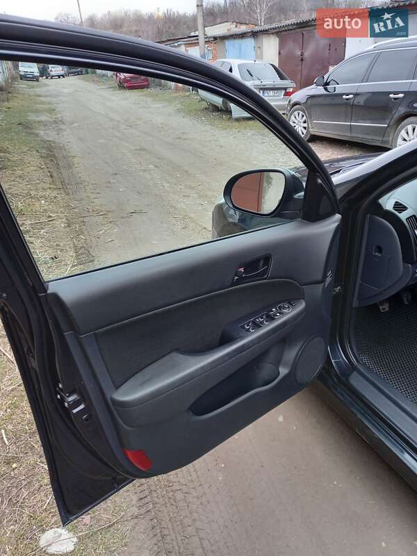 Хетчбек Hyundai i30 2011 в Тернополі