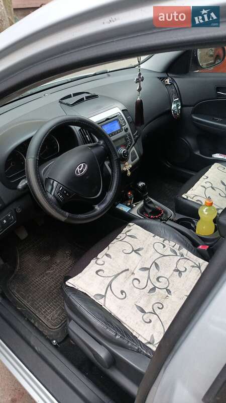 Универсал Hyundai i30 2009 в Кривом Роге