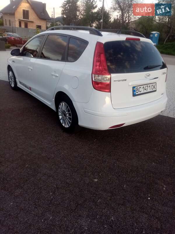 Універсал Hyundai i30 2011 в Львові