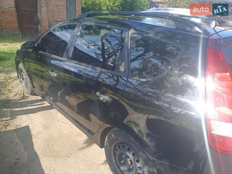 Універсал Hyundai i30 2012 в Чернігові