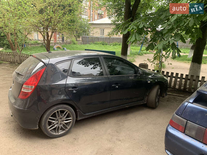 Хэтчбек Hyundai i30 2010 в Черкассах фото 3 Хэтчбек Hyundai i30 2010 в Черкассах
