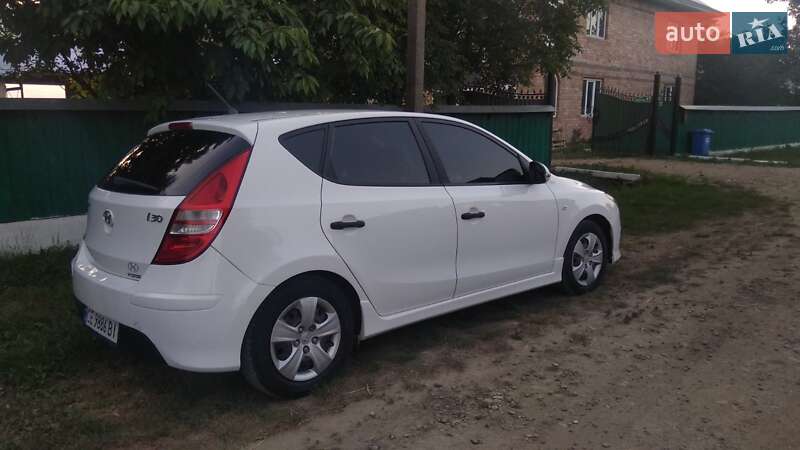 Хэтчбек Hyundai i30 2011 в Снятине