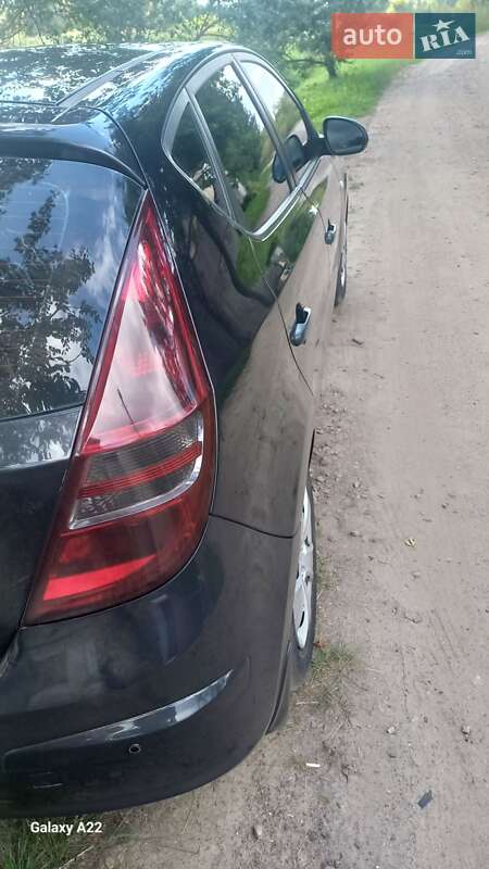 Хэтчбек Hyundai i30 2009 в Смеле