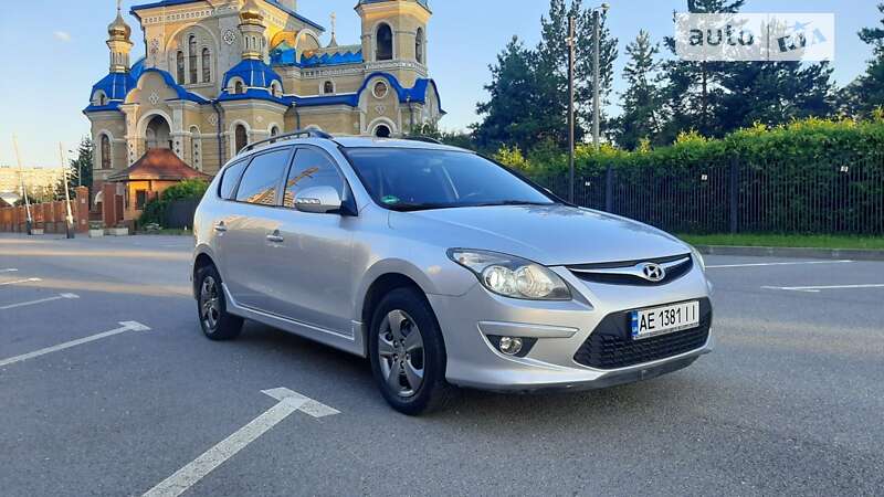Універсал Hyundai i30 2011 в Первомайську