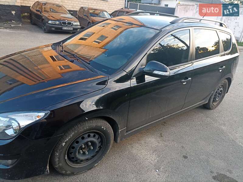 Універсал Hyundai i30 2012 в Чернігові