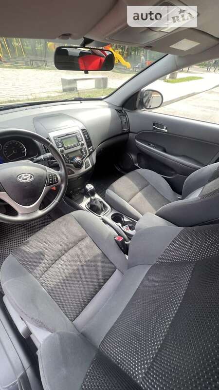 Універсал Hyundai i30 2010 в Чернігові фото 5 Універсал Hyundai i30 2010 в Чернігові