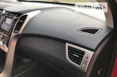 Хэтчбек Hyundai i30 2013 в 