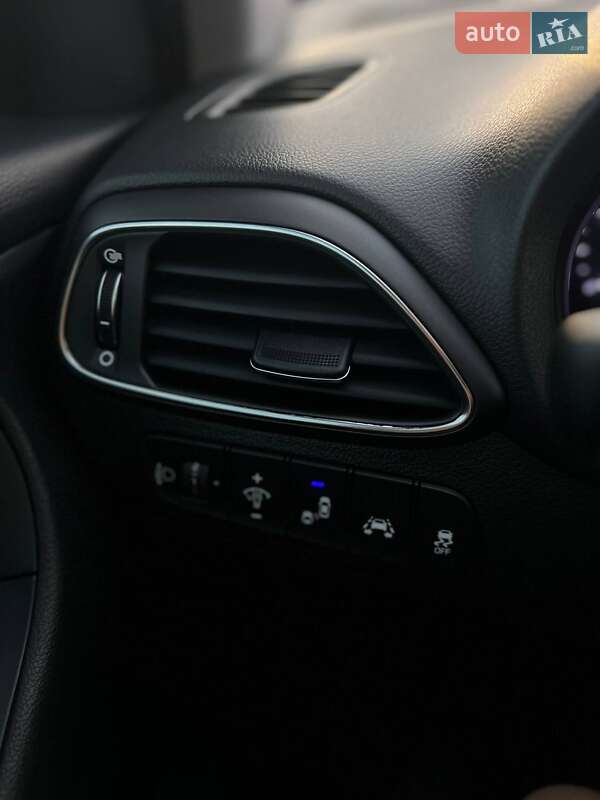 Универсал Hyundai i30 2017 в Новом Буге фото 31 Универсал Hyundai i30 2017 в Новом Буге