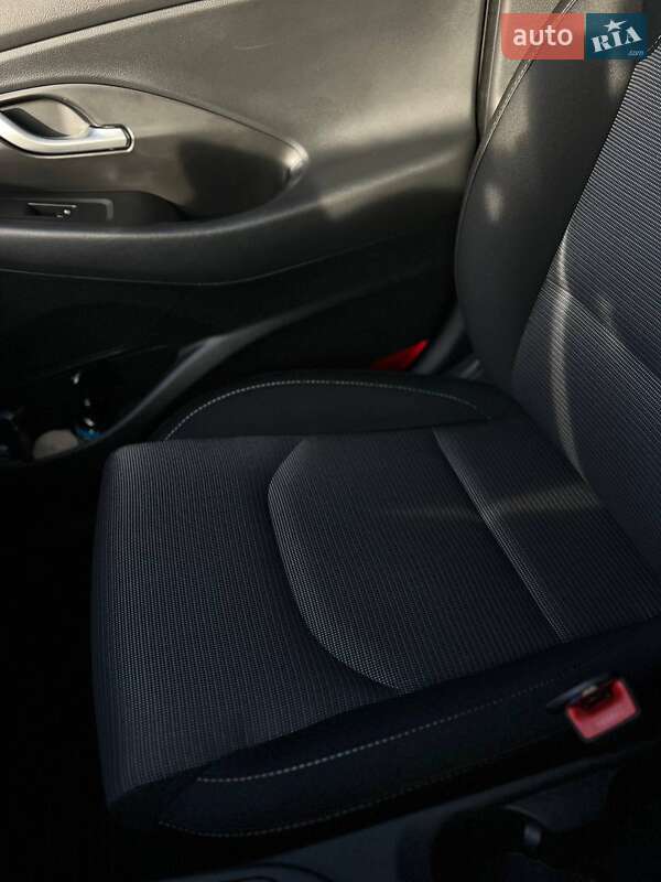 Универсал Hyundai i30 2017 в Новом Буге фото 33 Универсал Hyundai i30 2017 в Новом Буге