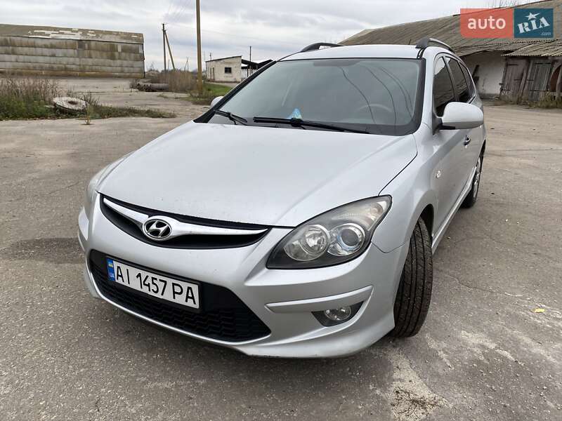 Универсал Hyundai i30 2010 в Мироновке