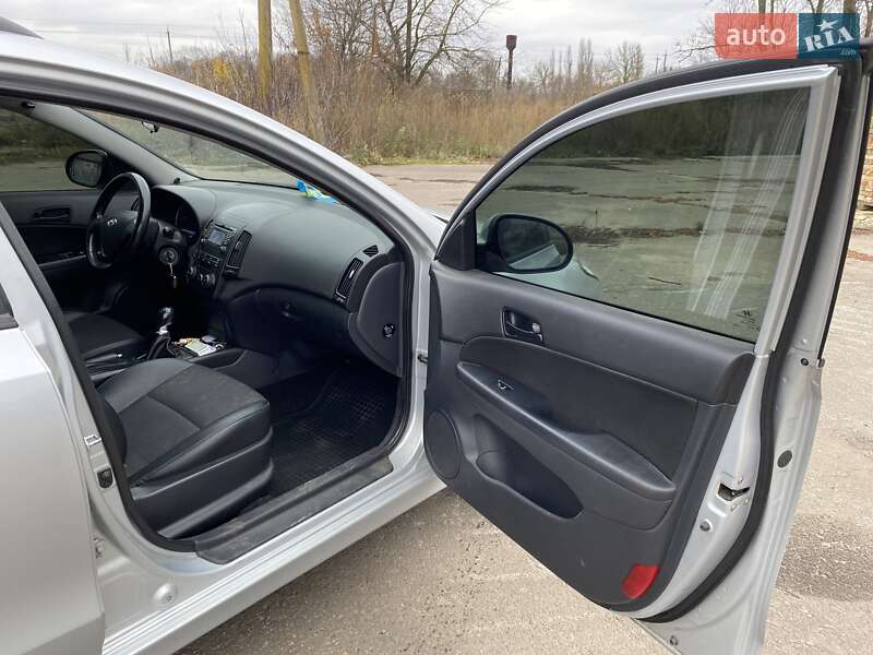 Универсал Hyundai i30 2010 в Мироновке