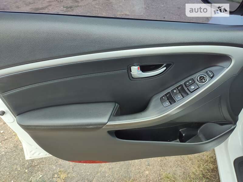 Хэтчбек Hyundai i30 2012 в Одессе фото 15 Хэтчбек Hyundai i30 2012 в Одессе