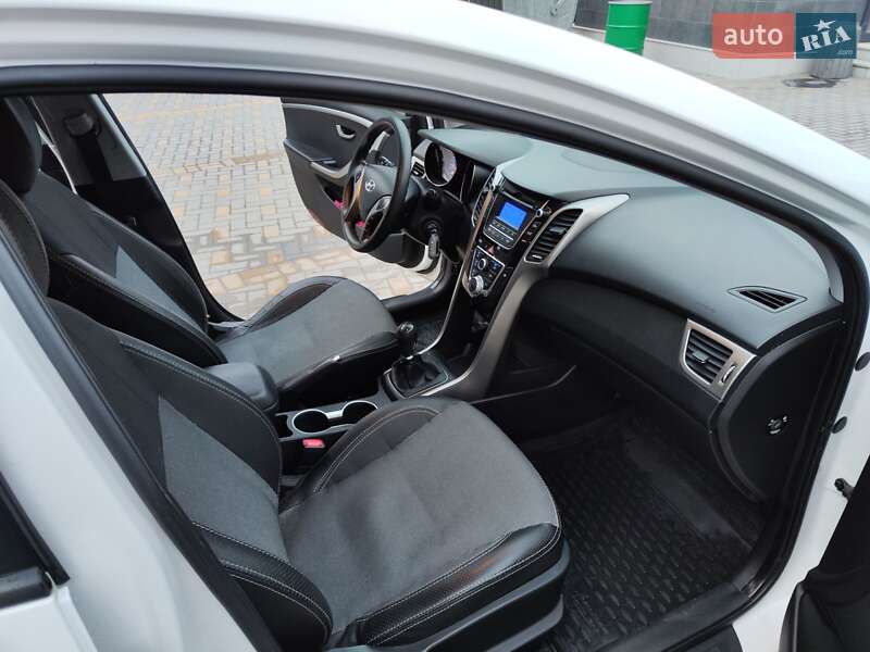 Хэтчбек Hyundai i30 2013 в Виннице