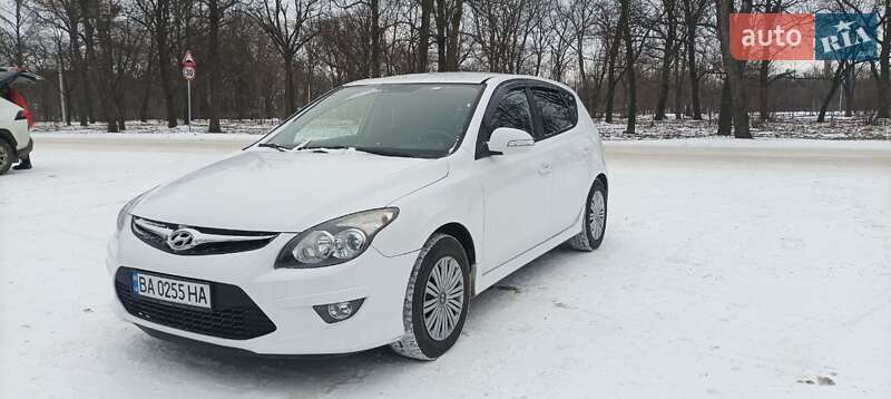 Хэтчбек Hyundai i30 2011 в Кропивницком