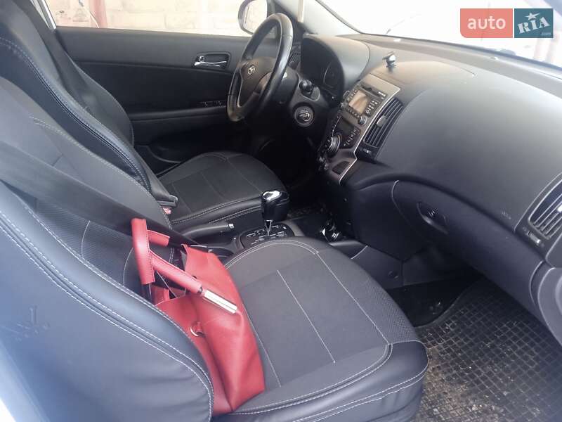 Хэтчбек Hyundai i30 2011 в Кропивницком