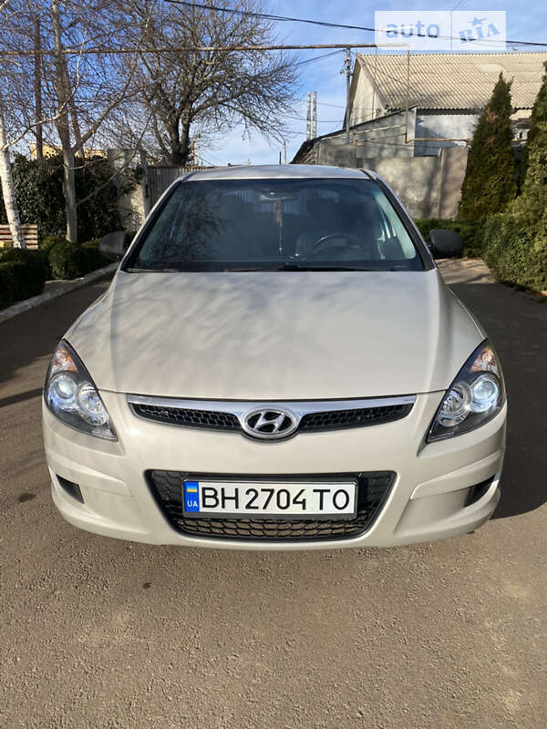 Хетчбек Hyundai i30 2010 в Біляївці