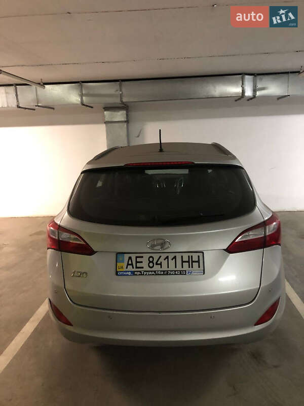 Універсал Hyundai i30 2013 в Дніпрі