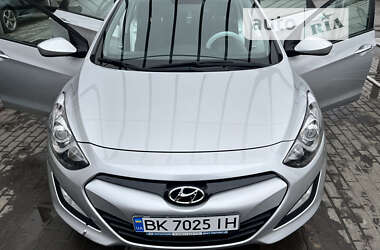 Хэтчбек Hyundai i30 2012 в Ровно