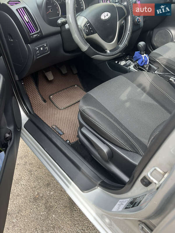 Хэтчбек Hyundai i30 2009 в Киеве