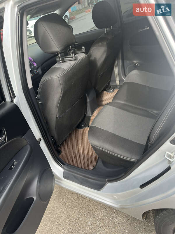 Хэтчбек Hyundai i30 2009 в Киеве