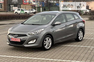 Универсал Hyundai i30 2014 в Житомире