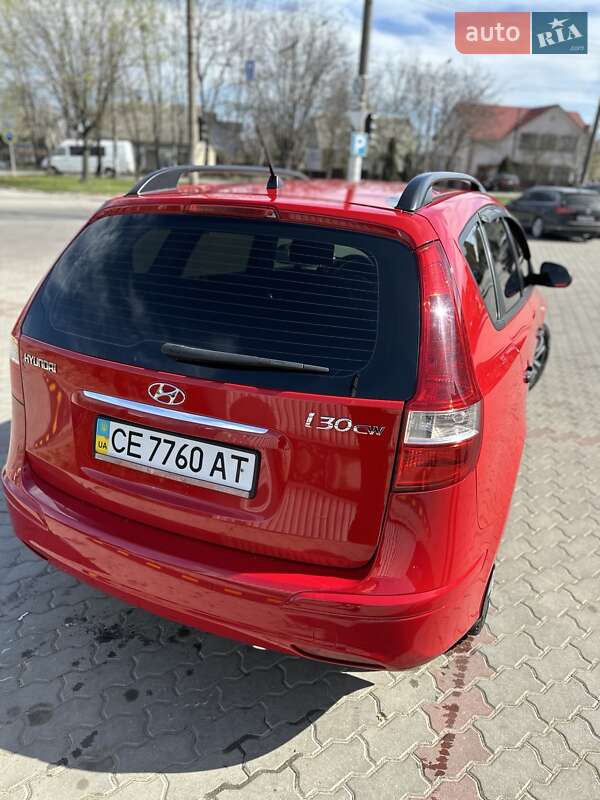 Универсал Hyundai i30 2011 в Черновцах