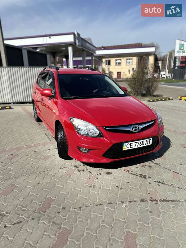Универсал Hyundai i30 2011 в Черновцах