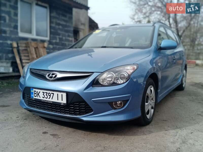 Универсал Hyundai i30 2011 в Ровно