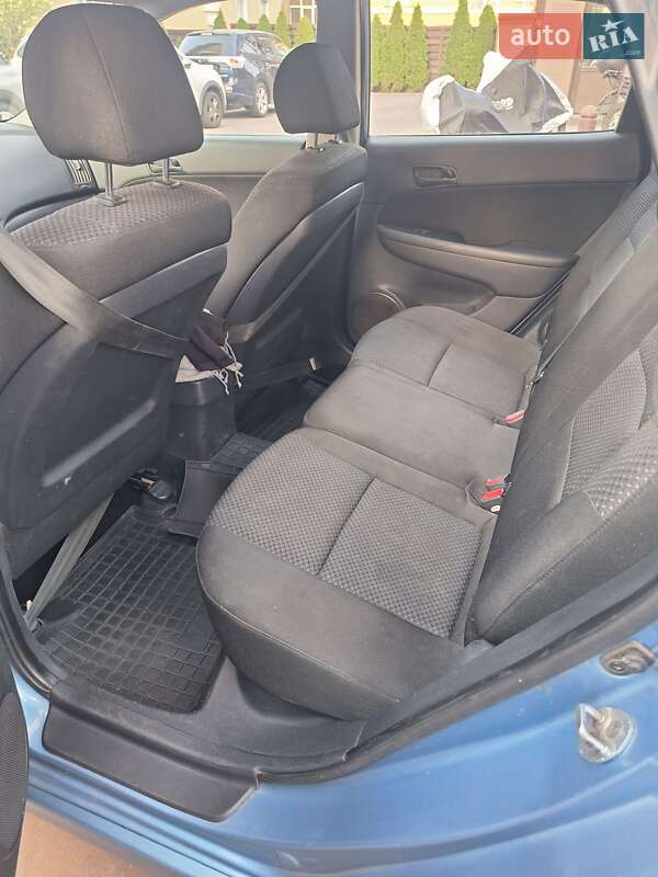 Хэтчбек Hyundai i30 2011 в Кременчуге